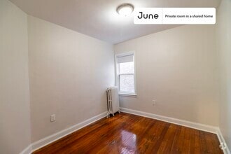 Building Photo - Private bedroom in 4 bed/1 bath Home