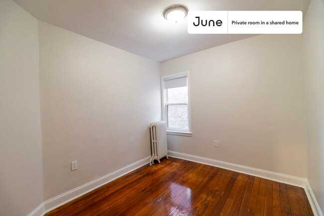 Private bedroom in 4 bed/1 bath Home - Private bedroom in 4 bed/1 bath Home