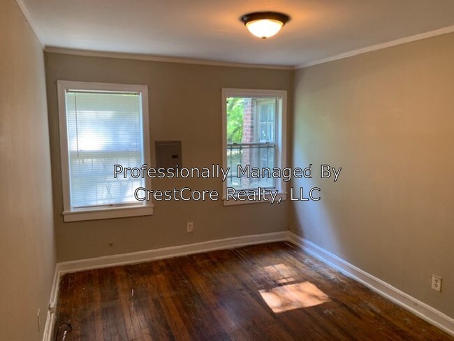 Building Photo - 2273 Longstreet Dr