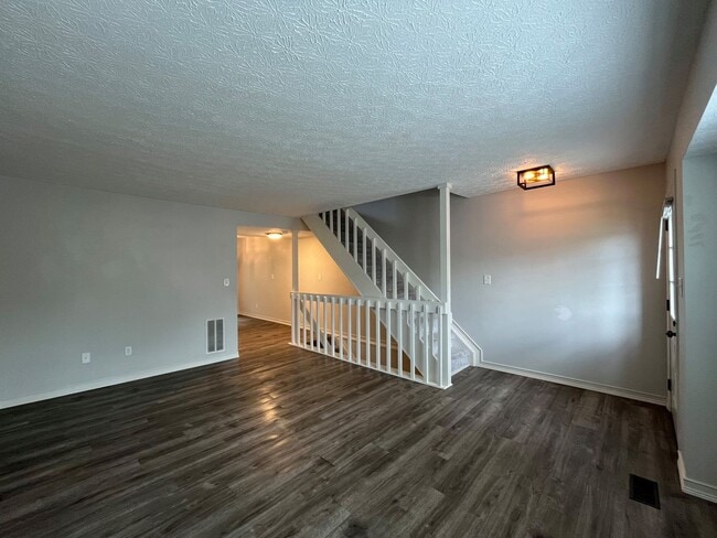 Building Photo - Beautiful  2-Bedroom Condo with Cozy Patio...
