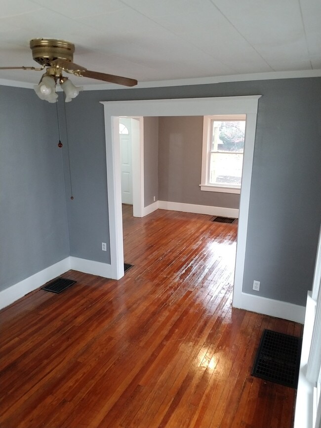 Building Photo - 122 Winterroth