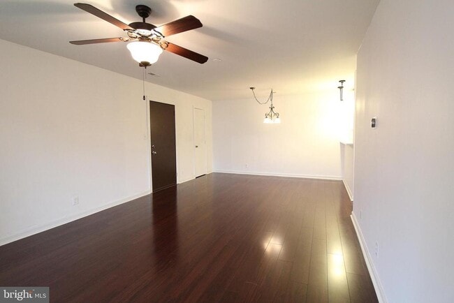 Building Photo - 102 Chesterfield Ln