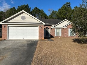 Building Photo - 10 Carlisle Ln