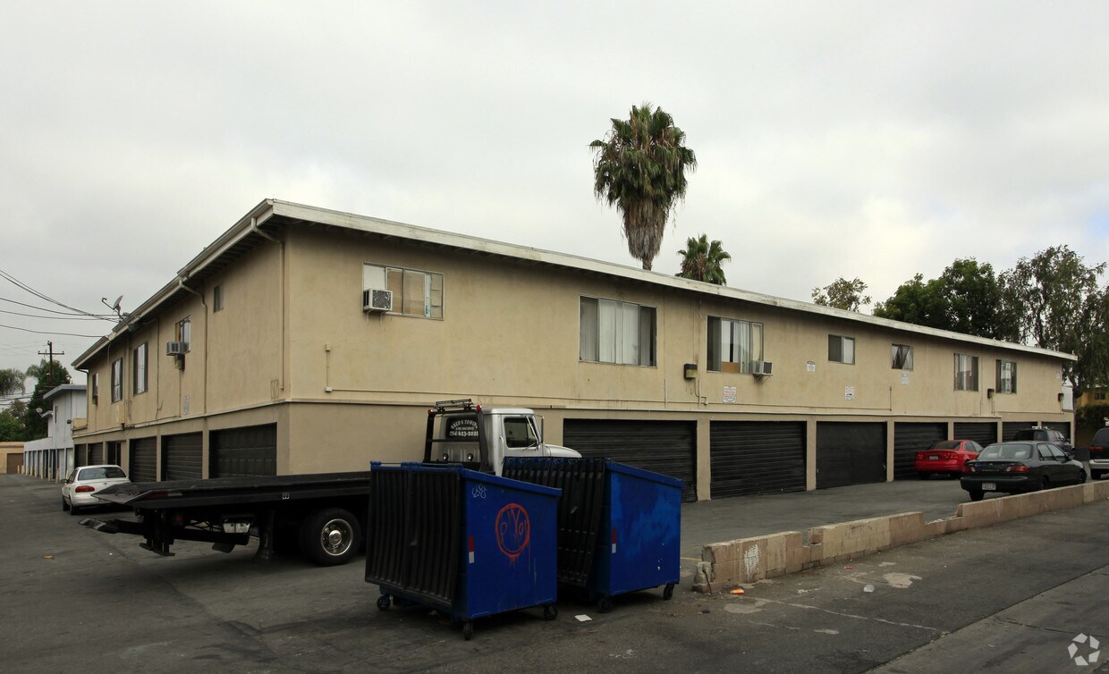 Building Photo - 326 E Pearson Ave