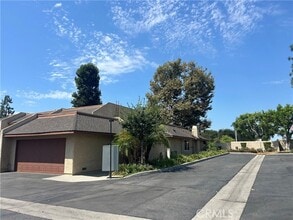 Building Photo - 501 Berry Wy