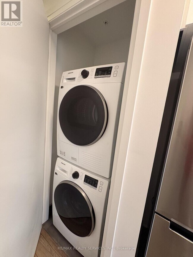 Building Photo - 223 Princess St