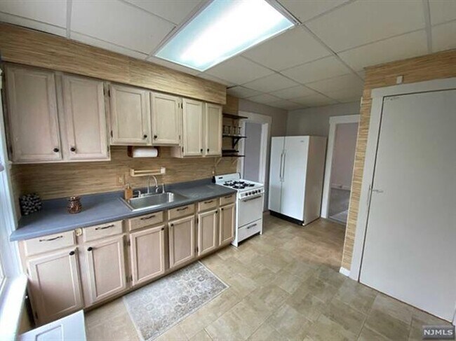 Foto del edificio - 450 Glenwood Ave