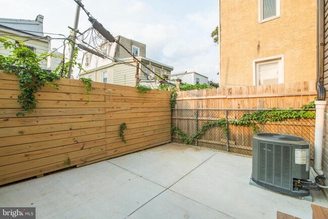 Building Photo - 2662 Braddock St