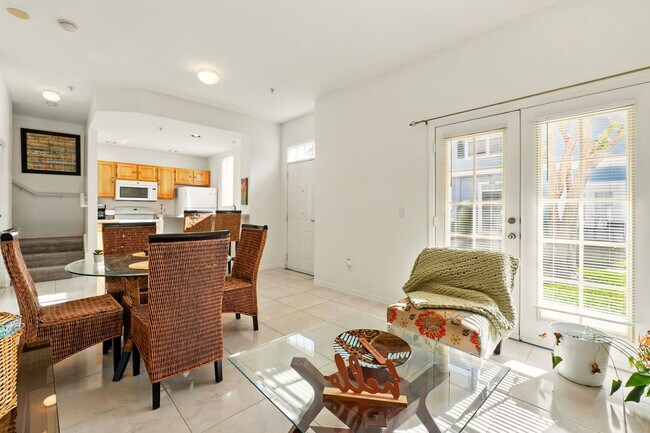 Building Photo - 4005 Venetian Bay Dr