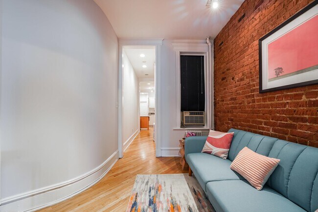 Building Photo - 709 Adams St