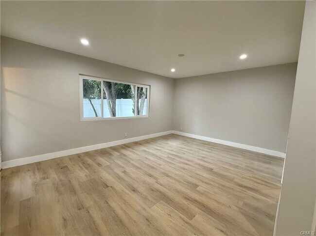 Foto del edificio - 8561 Marklein Ave