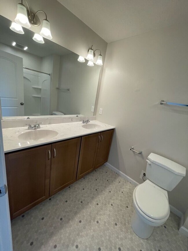 Building Photo - Beautiful New Construction!