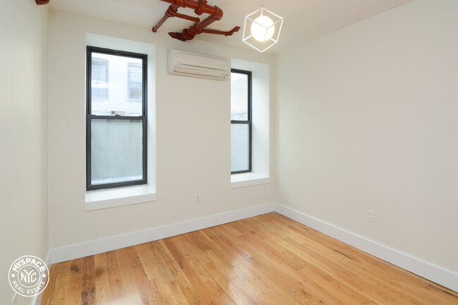 Foto del edificio - 573 E 22nd St