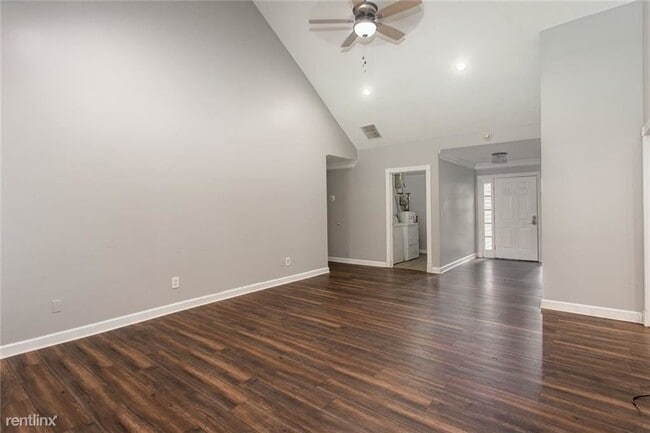 Building Photo - 3 br, 2 bath House - 1007 Chateau Lane Se