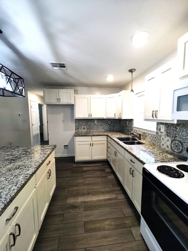 Building Photo - 3374 US-69