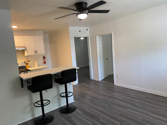 Building Photo - 5415 Buena Vista St
