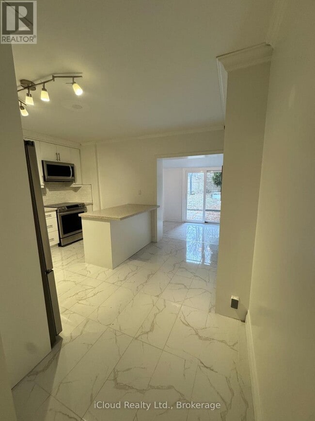 Building Photo - 158 Westlake Ave