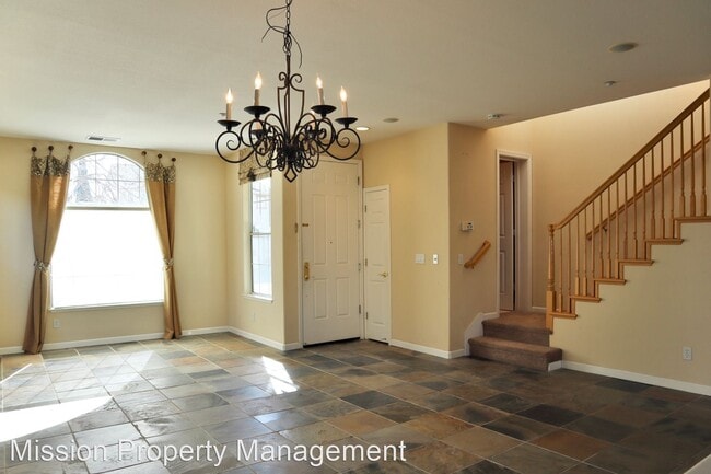 Building Photo - 3 br, 2.5 bath House - 43 King Ave