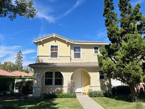 Building Photo - 11433 Mountain View Dr