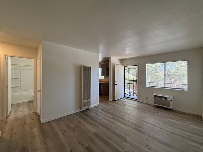 Foto del edificio - Palmdale Apartment 2 bedroom