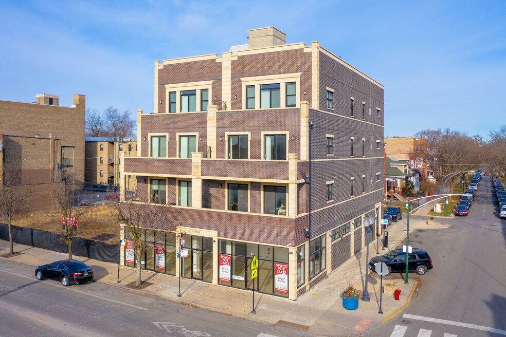 Foto principal - 4808 N Spaulding Ave