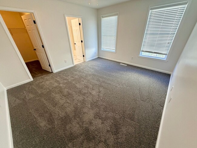 Building Photo - 118 Seattle Slew St