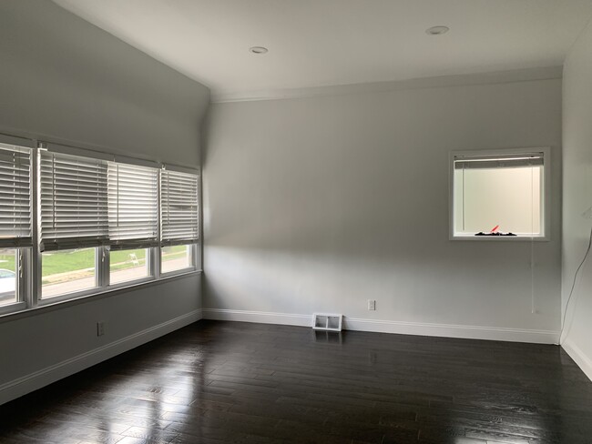 Living room windows - 143 Juniper Rd