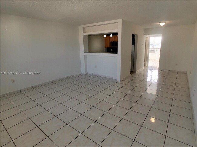 Foto del edificio - 1800 79th Street Causeway