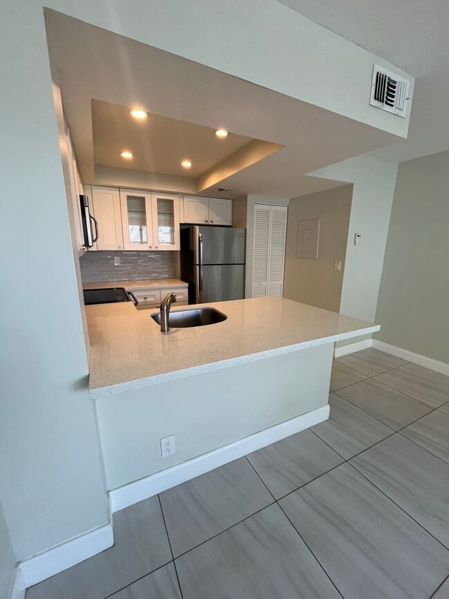 Photo - ONE BEDROOM ONE BATHROOM! FULLY RENOVATED Stainless Appliances! Apartment