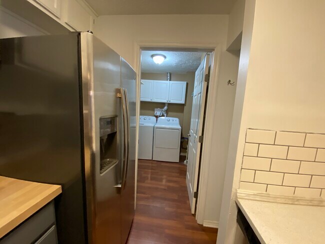Building Photo - 2306 Pinzon Pl