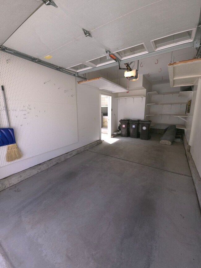 Building Photo - Available Now. Wellman Creek Condo