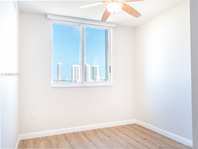 Foto del edificio - DUO CONDO