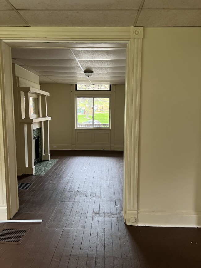 Building Photo - 1143 Buente St
