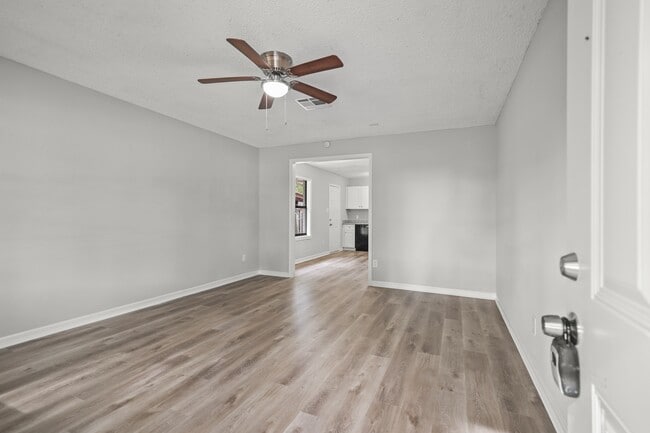 Foto del edificio - 1100 Gilbert Ave