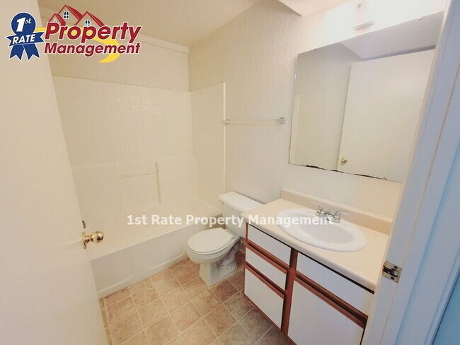 Building Photo - 3116 N Esquire Dr