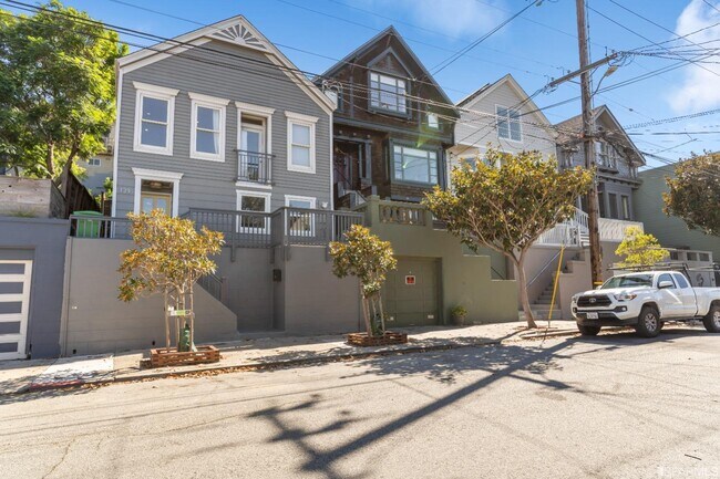 Building Photo - 139 Peralta Ave