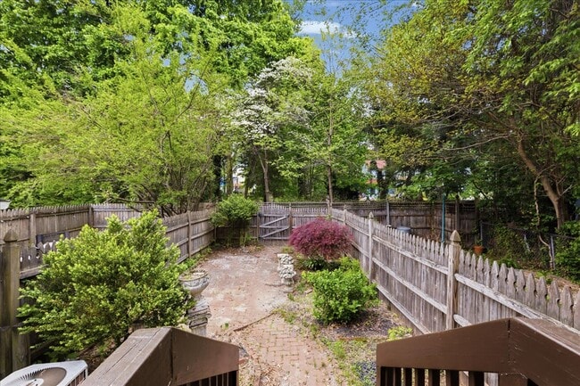 Photo - 103 W Union St Townhome