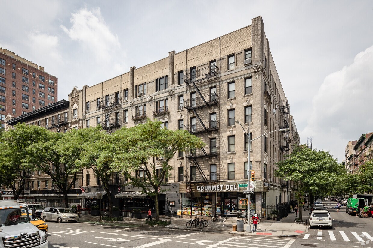 Primary Photo - 200 W 109th St