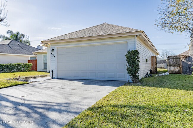 Building Photo - 432 Rolling Rock Ct