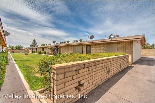 Building Photo - 2012 W Orangewood Ave