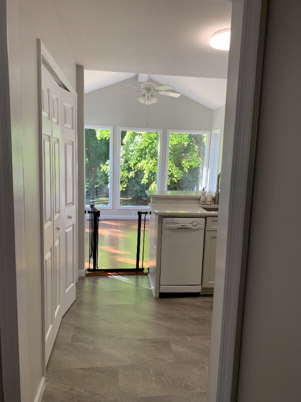 Building Photo - 644 Ideal Way