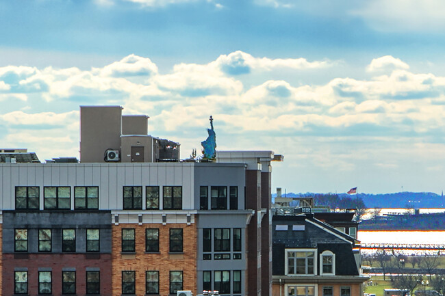 Foto del edificio - 135 Montgomery St