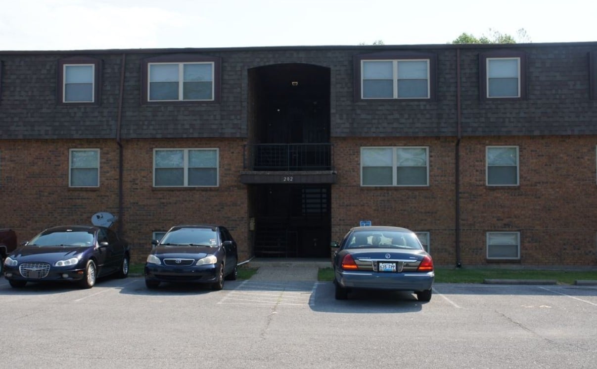 Primary Photo - South Woodland Apartments