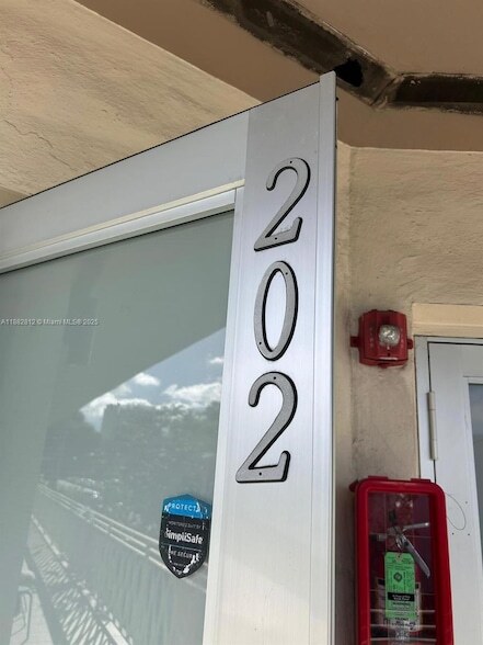 Photo - 1601 Meridian Avenue Unit 202