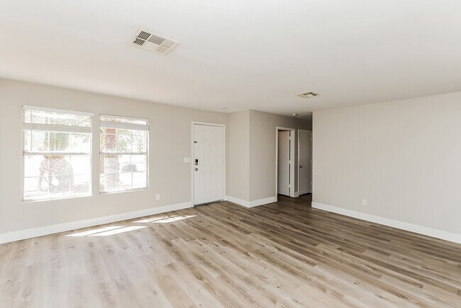 Foto del edificio - 873 Tollbrook Way