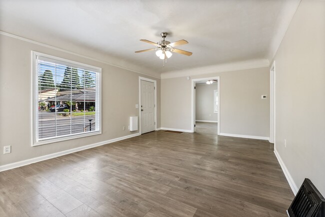 Foto del edificio - 3831 NE 82nd Ave
