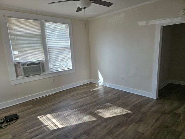 Building Photo - 1912 Leland St