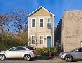 Building Photo - 925 E Madison St