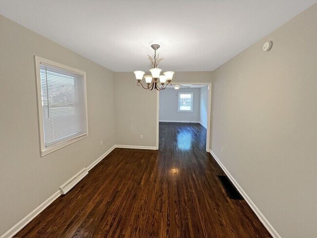 Foto del edificio - 9809 Maple Ln