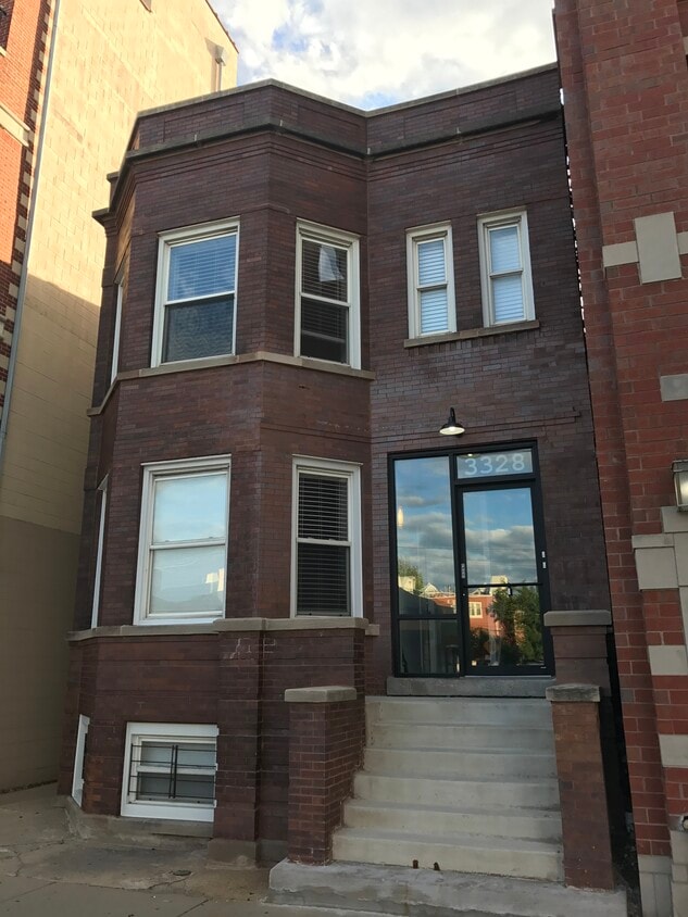 front of building - 3328 N Ashland Ave